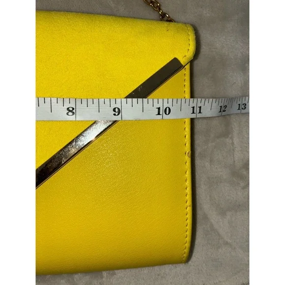 Aldo Envelope Clutch/ Shoulder Bag Yellow Satin Faux Leather Chain Gold NEW - Picture 7 of 16